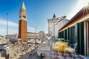 Due Leoni Terrace In St Mark's Square